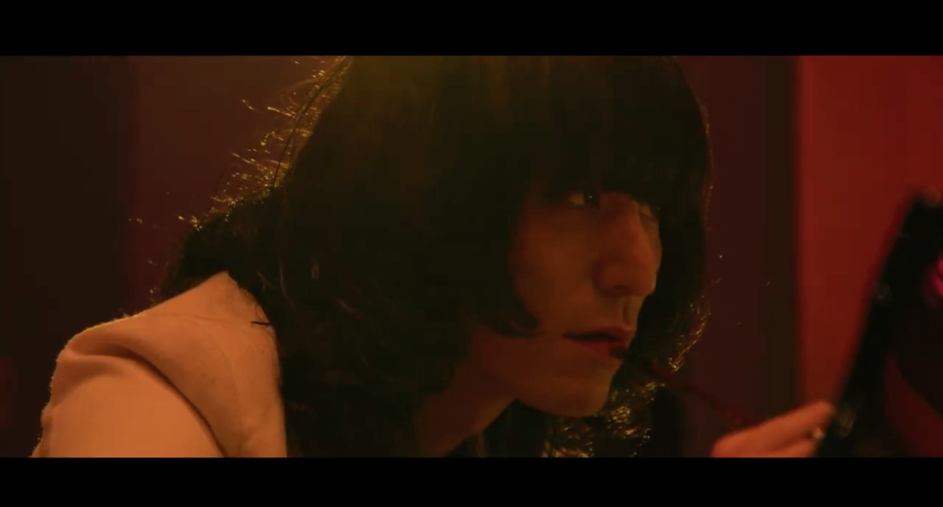 ドレスコーズ 初回盤 全訳バイエル 収録の 短編映画 Tout Va Mal Teaser映像公開 News Evil A Mag Evil Line Records公式ニュースマガジン